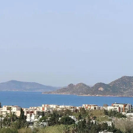 Panoramik Doga Ve Deniz Manzarasina Sahip 3+1 Apartamento Bodrum