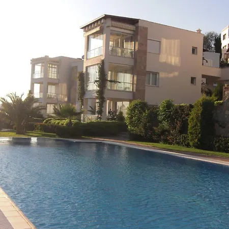 Apartamento Panoramik Doga Ve Deniz Manzarasina Sahip 3+1 Bodrum